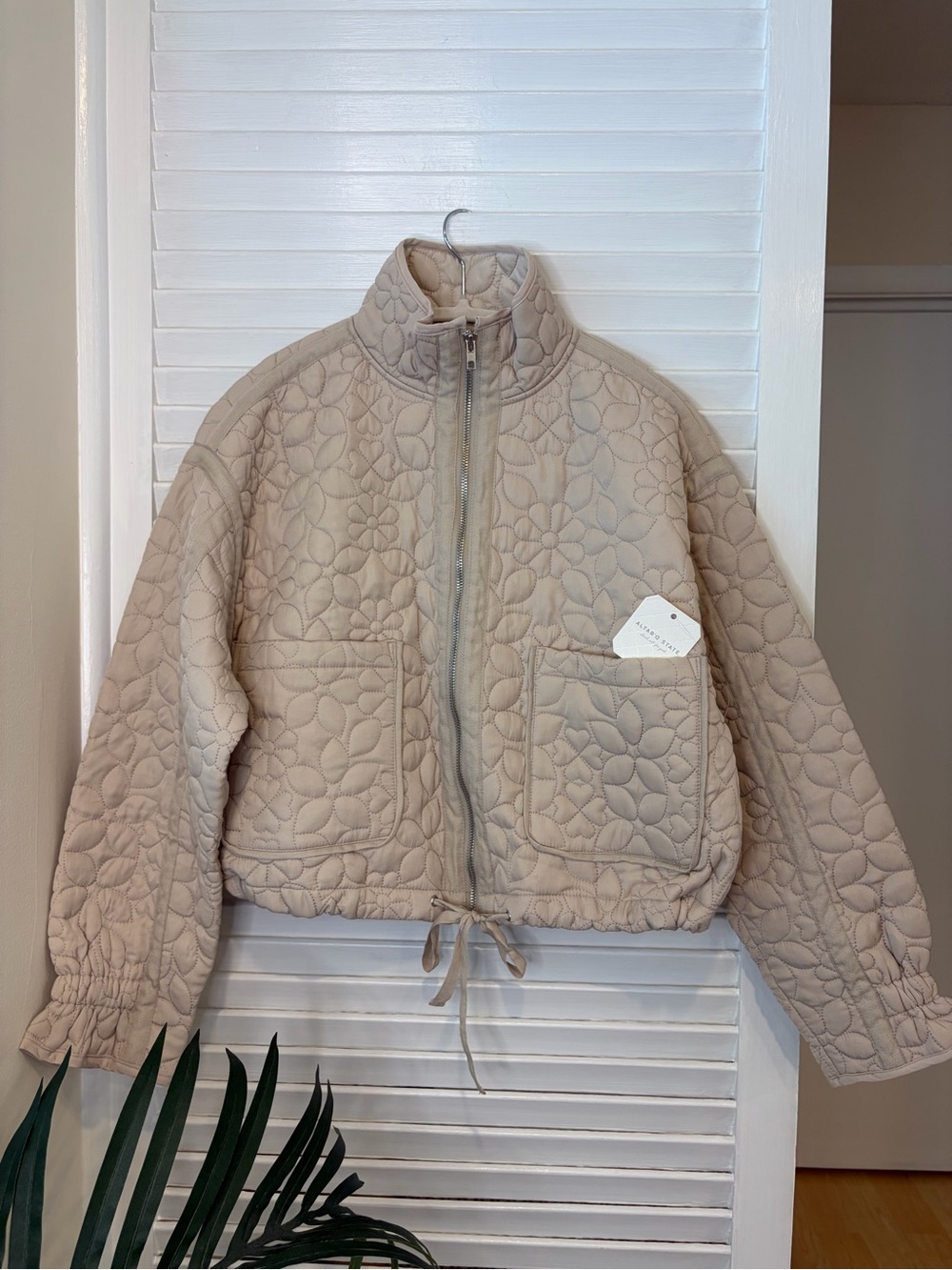 Altar'd State Taupe Floral Quilted Cropped Jacket in Size XS Adorable Details